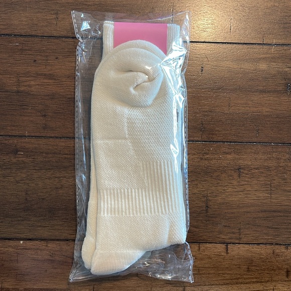 The North Face Gucci Cream Crew Socks - Picture 2 of 3